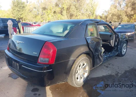 2006 Chrysler 300 из США, поврежденный, VIN 2C3KA43R16H281628